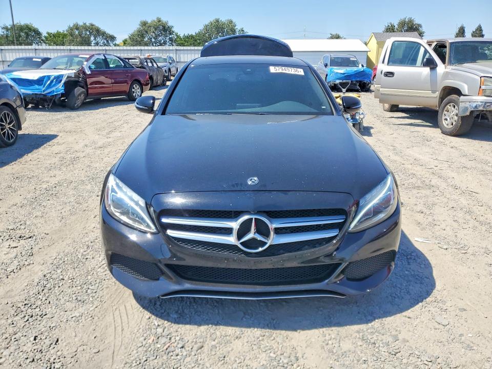 57949736 :رقم المزاد ، 55SWF4JB3JU234862 vin ، 2018 Mercedes-benz C مزاد بيع