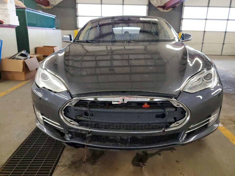 57662866 :رقم المزاد ، 5YJSA1H18EFP54149 vin ، 2014 Tesla Model S مزاد بيع