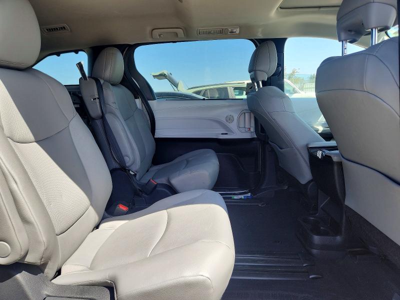 59176526 :رقم المزاد ، 5TDYRKEC5TS306488 vin ، 2026 Toyota Sienna مزاد بيع