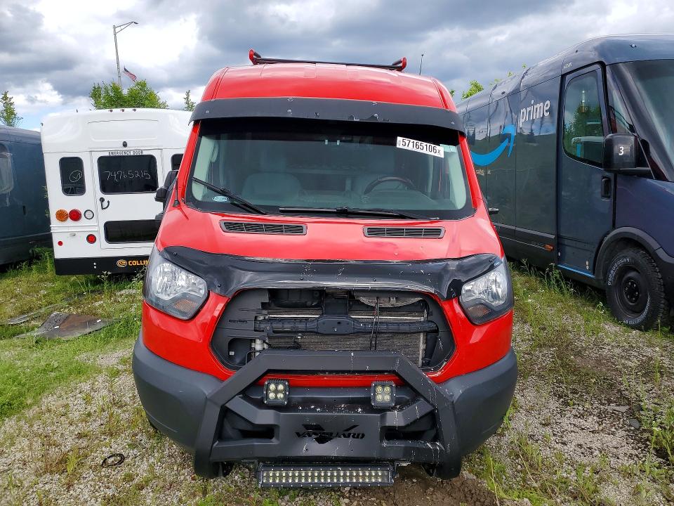 57165106 :رقم المزاد ، 1FTYR1CG0JKA27325 vin ، 2018 Ford Transit مزاد بيع