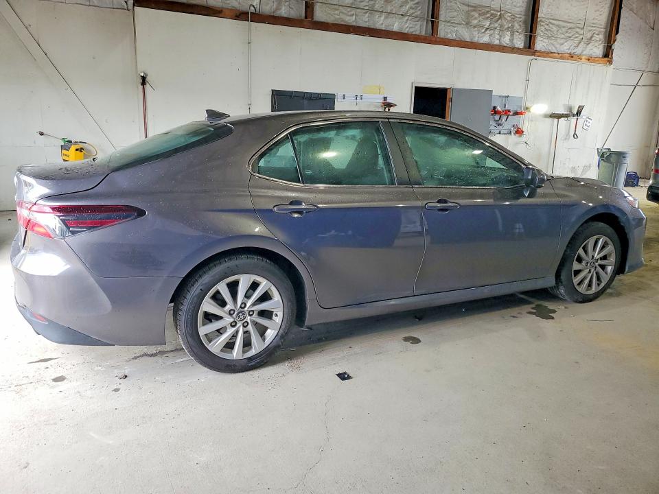58848156 :رقم المزاد ، 4T1C11AK8PU167737 vin ، 2023 Toyota Camry مزاد بيع