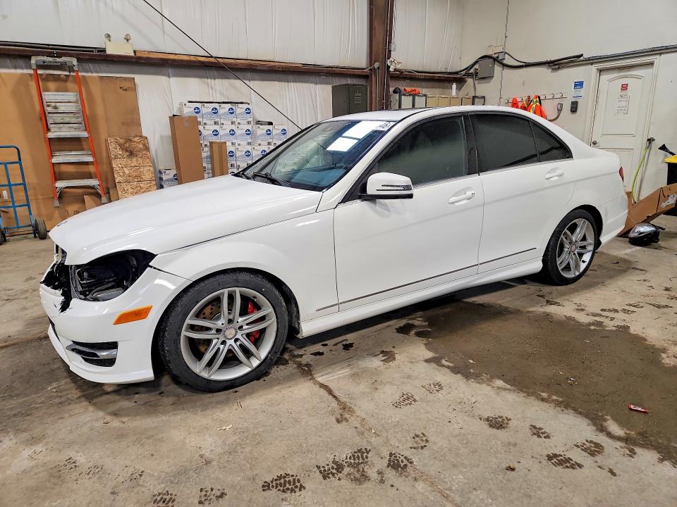 2014 Mercedes-benz C მანქანა იყიდება აუქციონზე, vin: WDDGF8AB1EA905642, აუქციონის ნომერი: 53210546