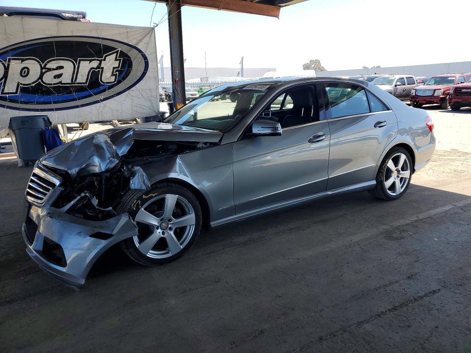 56094156 :رقم المزاد ، WDDHF5GBXBA374267 vin ، 2011 Mercedes-benz E مزاد بيع