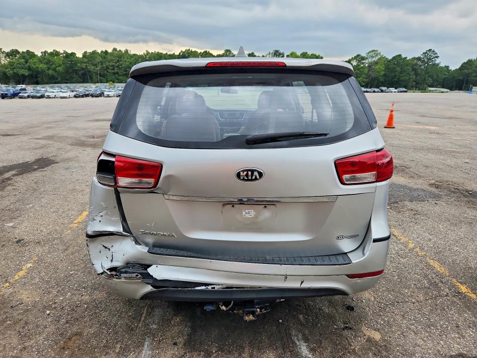 57649036 :رقم المزاد ، KNDMA5C18H6279593 vin ، 2017 Kia Sedona مزاد بيع