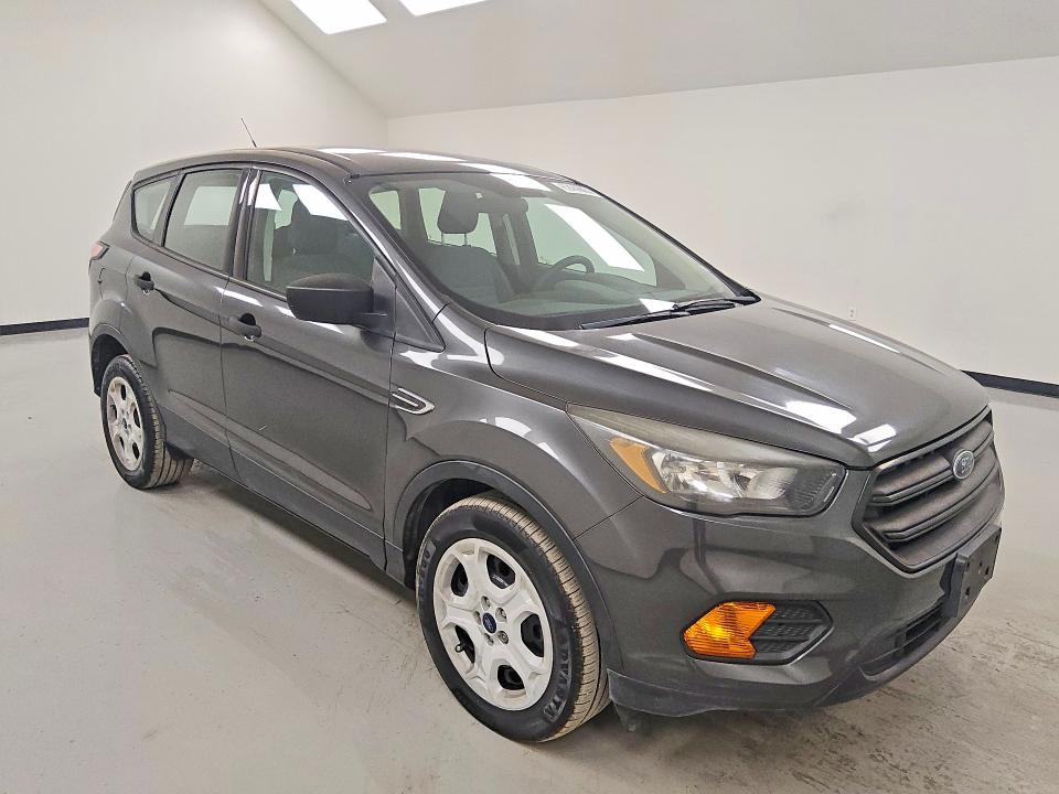 2018 Ford Escape მანქანა იყიდება აუქციონზე, vin: 1FMCU0F79JUB54363, აუქციონის ნომერი: 58209186