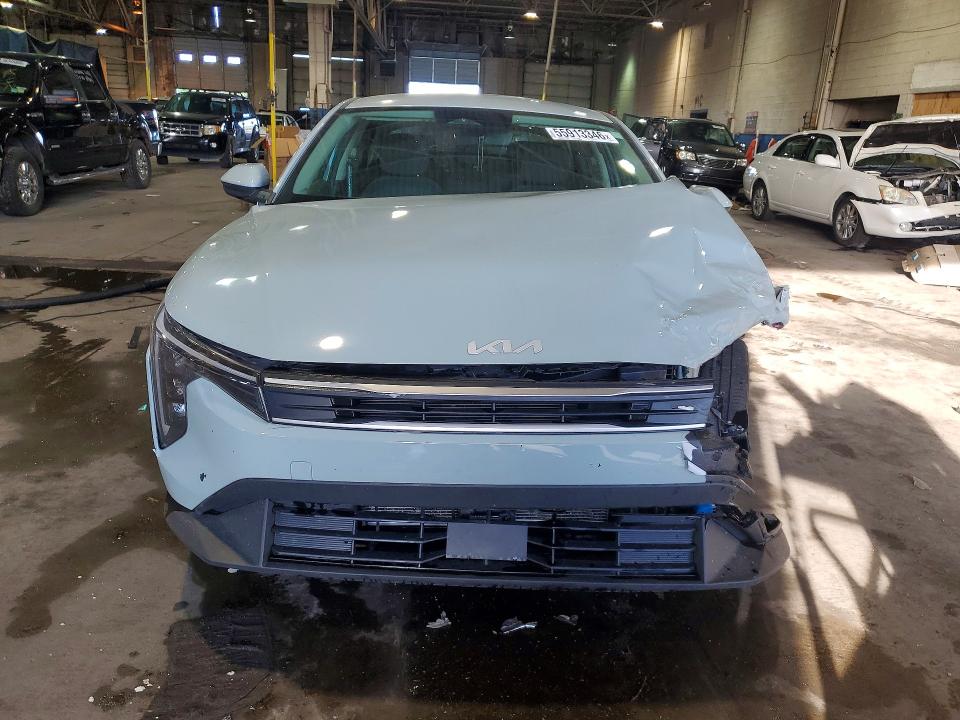 2025 Kia K4 მანქანა იყიდება აუქციონზე, vin: 3KPFT4DE9SE008669, აუქციონის ნომერი: 55913346