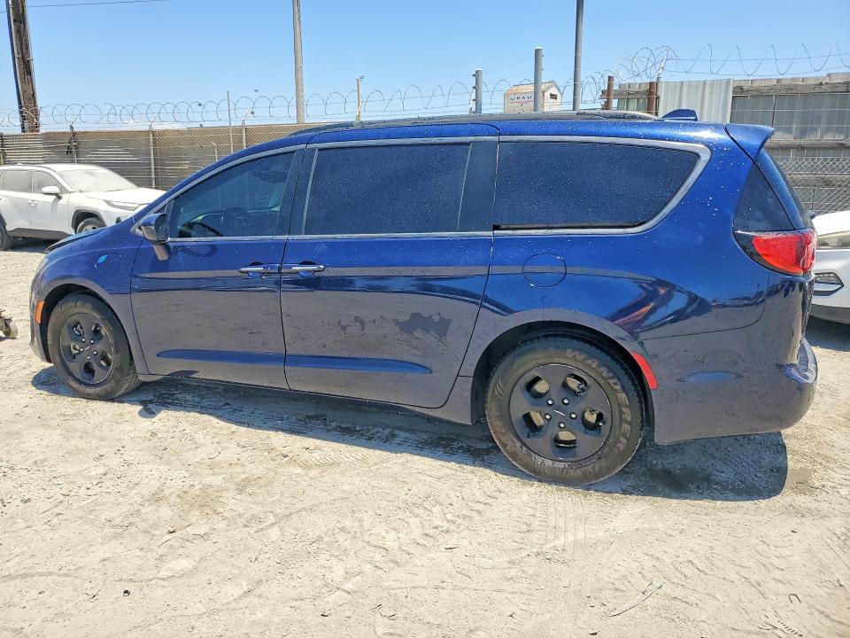 57763686 :رقم المزاد ، 2C4RC1L75HR765106 vin ، 2017 Chrysler Pacifica مزاد بيع
