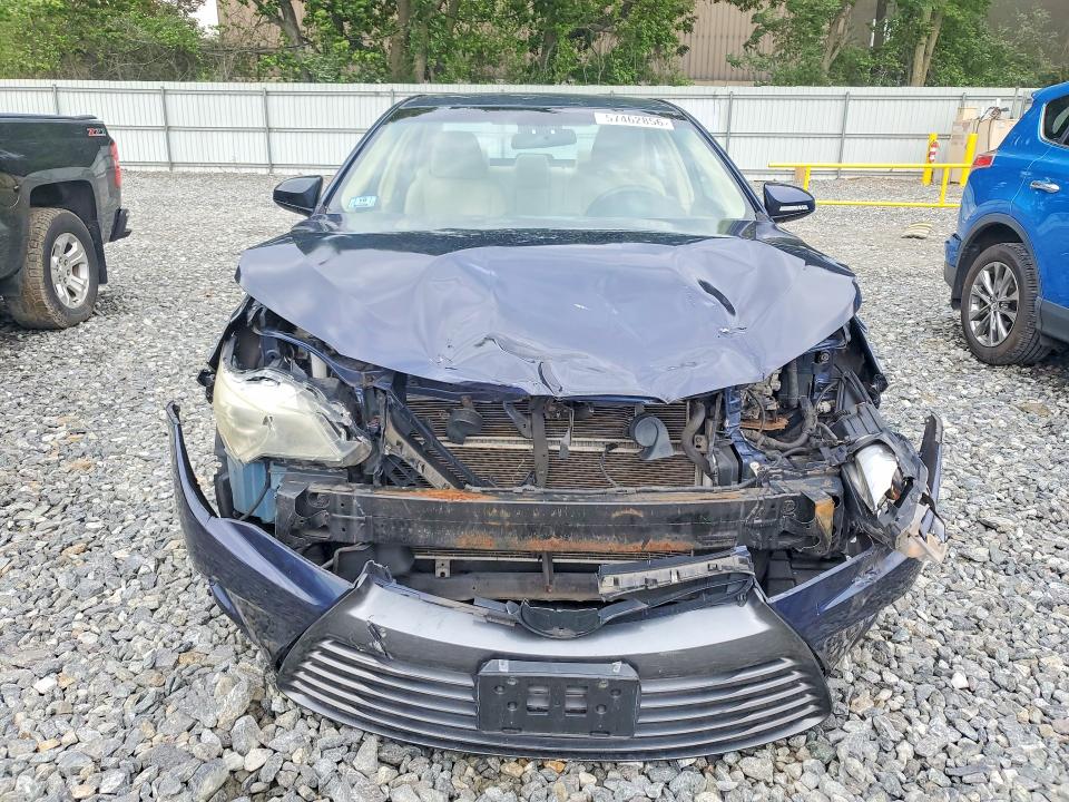 2015 Toyota Camry Hybrid მანქანა იყიდება აუქციონზე, vin: 4T1BD1FK0FU162560, აუქციონის ნომერი: 57462856