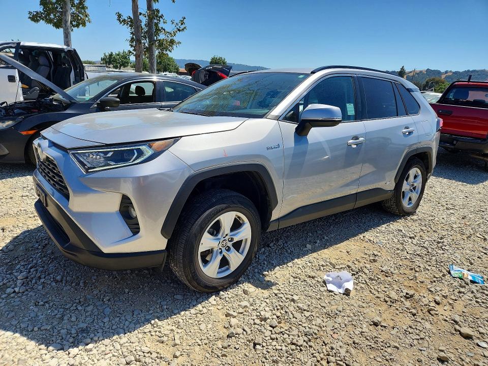 Auction sale of the 2021 Toyota Rav4, vin: 2T3RWRFV9MW111970, lot number: 57589486