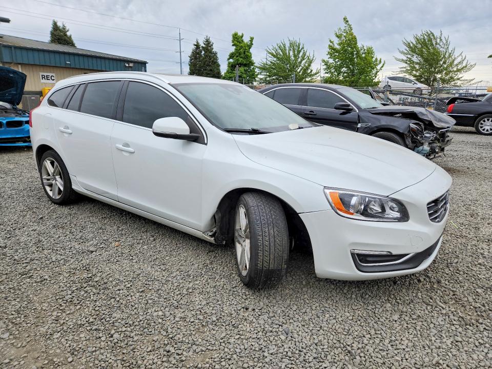 58130366 :رقم المزاد ، YV140MEK7F1258712 vin ، 2015 Volvo V60 مزاد بيع