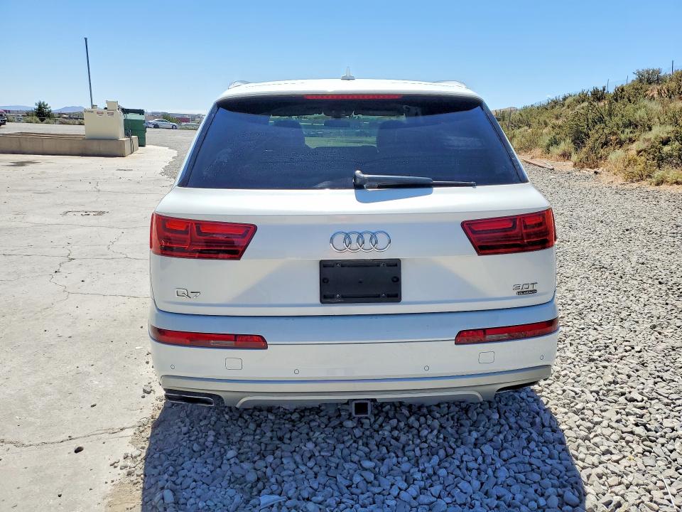 Продажа на аукционе авто 2017 Audi Q7, vin: WA1VAAF77HD030124, номер лота: 59017496