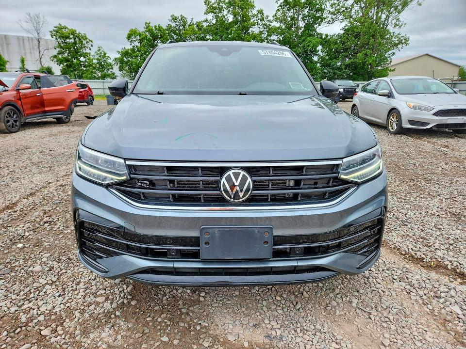 57404206 :رقم المزاد ، 3VV8B7AX8NM126095 vin ، 2022 Volkswagen Tiguan مزاد بيع