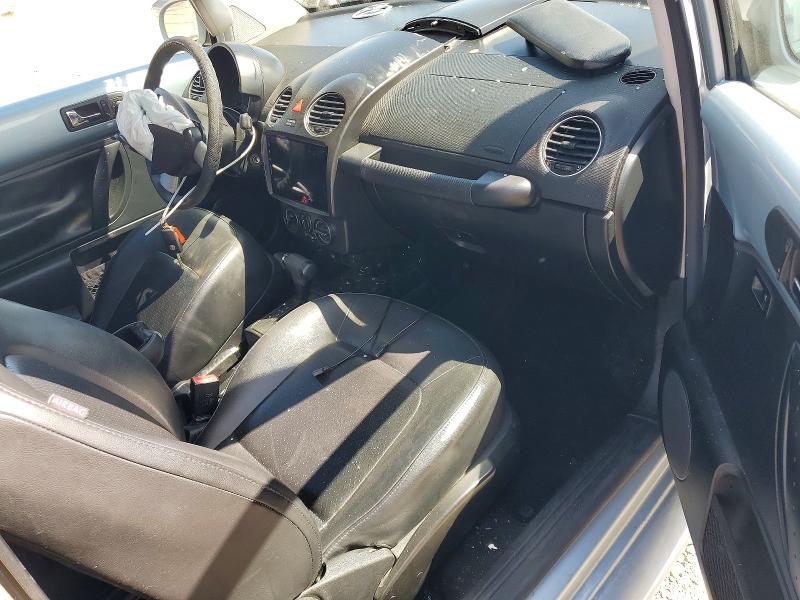 57877956 :رقم المزاد ، 3VWPG3AG7AM020247 vin ، 2010 Volkswagen New Beetle مزاد بيع