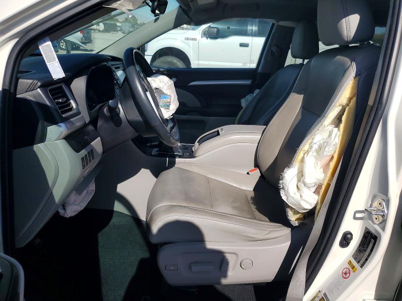 55792336 :رقم المزاد ، 5TDJKRFH8FS216670 vin ، 2015 Toyota Highlander مزاد بيع