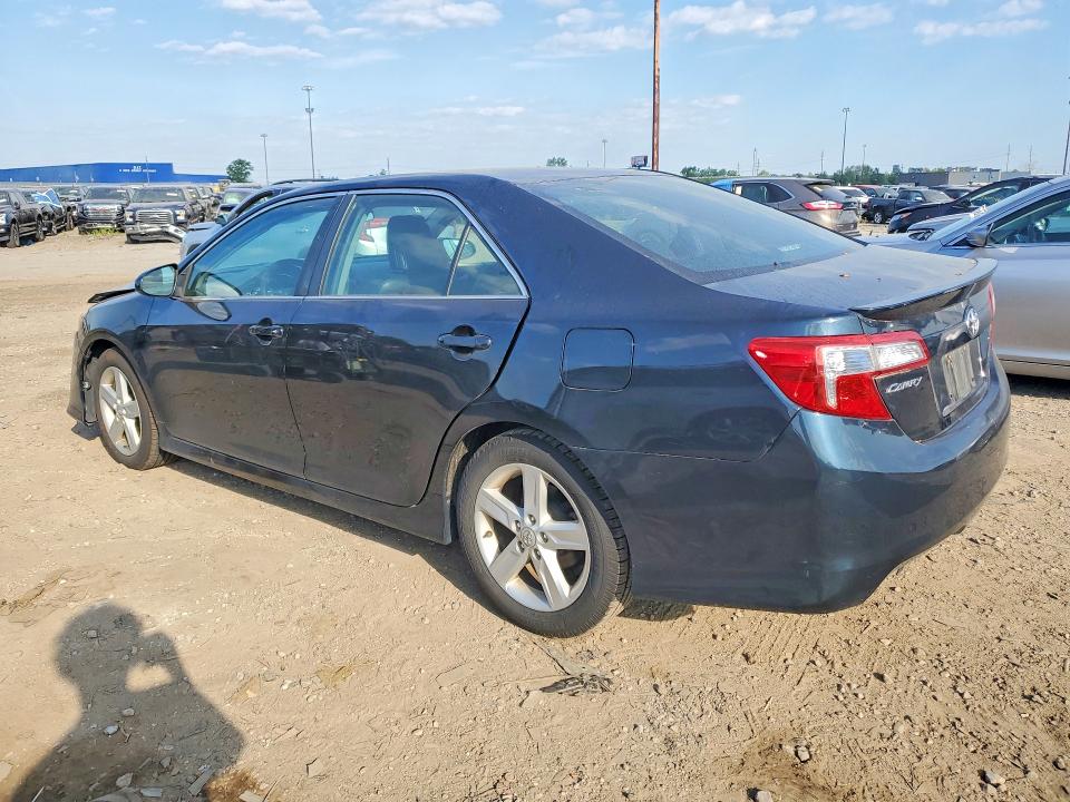 56151026 :رقم المزاد ، 4T1BF1FK7EU451010 vin ، 2014 Toyota Camry مزاد بيع