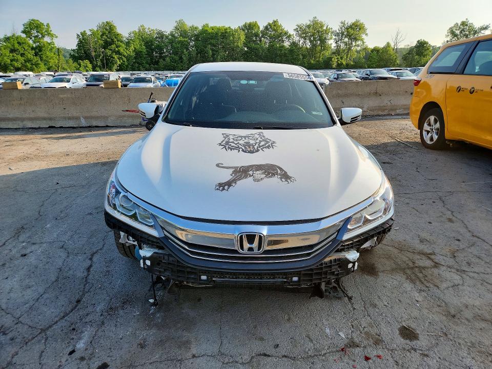 2017 Honda Accord მანქანა იყიდება აუქციონზე, vin: 1HGCR2F57HA306055, აუქციონის ნომერი: 56585556