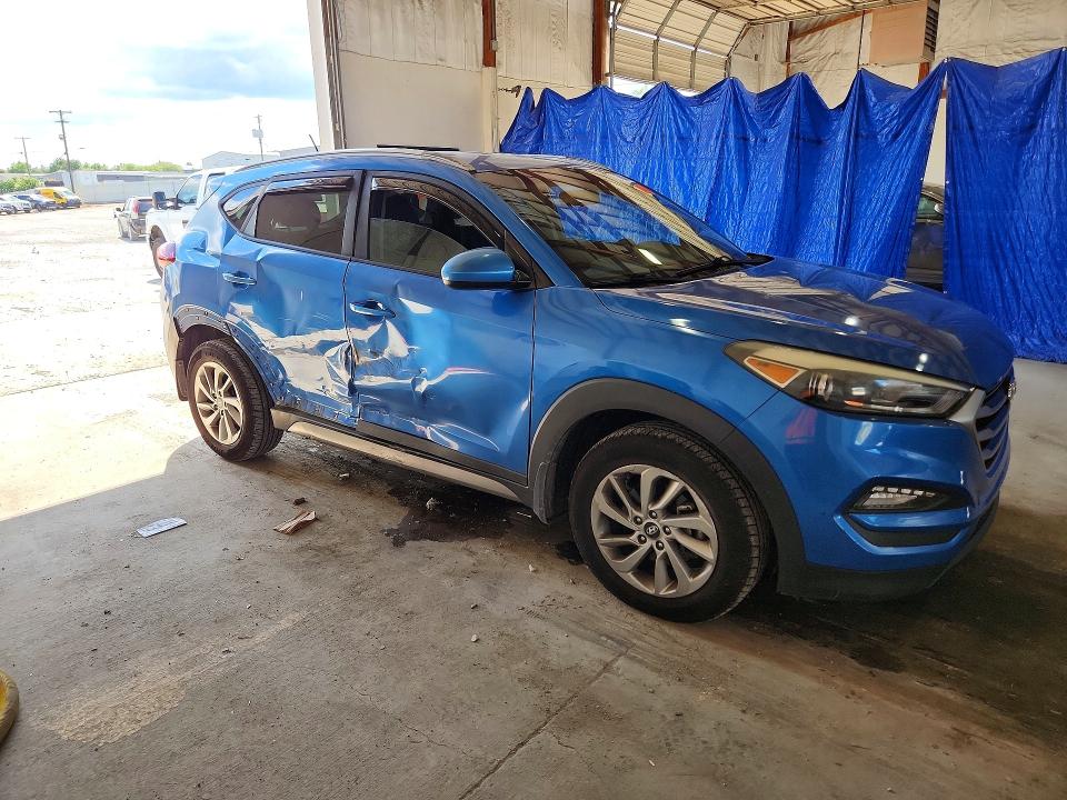 2017 Hyundai Tucson მანქანა იყიდება აუქციონზე, vin: KM8J3CA48HU318415, აუქციონის ნომერი: 58703206