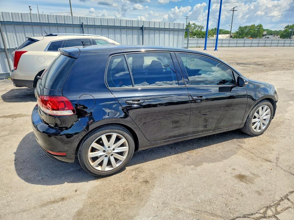 57523196 :رقم المزاد ، WVWDM7AJXBW179511 vin ، 2011 Volkswagen Golf مزاد بيع