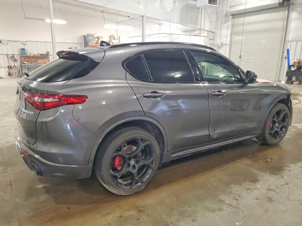 57686316 :رقم المزاد ، ZASPAKBN1N7D29635 vin ، 2022 Alfa Romeo Stelvio مزاد بيع