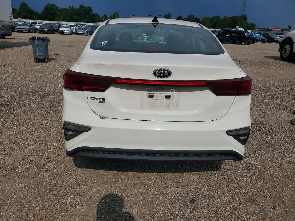 58588306 :رقم المزاد ، 3KPF24AD8ME289431 vin ، 2021 Kia Forte مزاد بيع