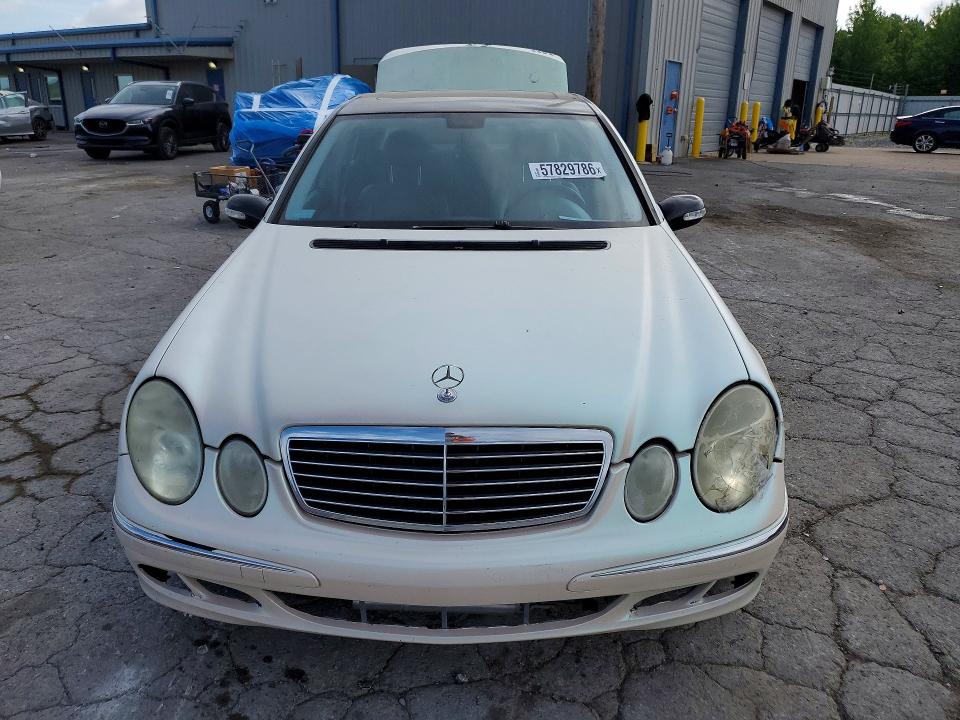 57829786 :رقم المزاد ، WDBUF70J94A462220 vin ، 2004 Mercedes-benz E مزاد بيع