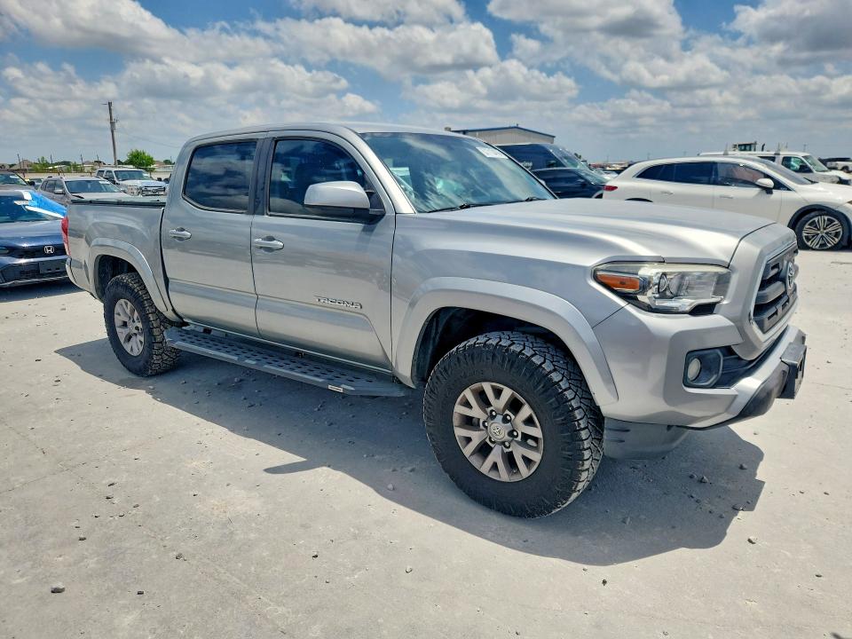 57713476 :رقم المزاد ، 5TFAZ5CN4HX037702 vin ، 2017 Toyota Tacoma مزاد بيع