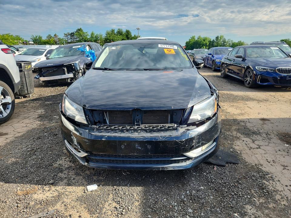 2015 Volkswagen Passat მანქანა იყიდება აუქციონზე, vin: 1VWAT7A38FC116581, აუქციონის ნომერი: 57717346