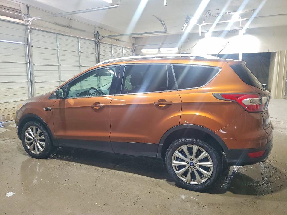 2017 Ford Escape მანქანა იყიდება აუქციონზე, vin: 1FMCU9J92HUA17708, აუქციონის ნომერი: 57689346