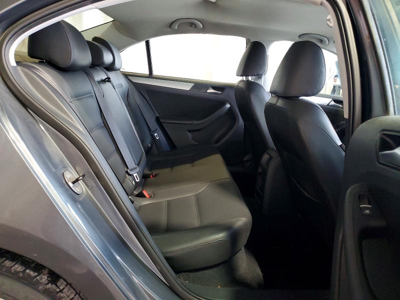 57026596 :رقم المزاد ، 3VWD17AJ1EM371863 vin ، 2014 Volkswagen Jetta مزاد بيع