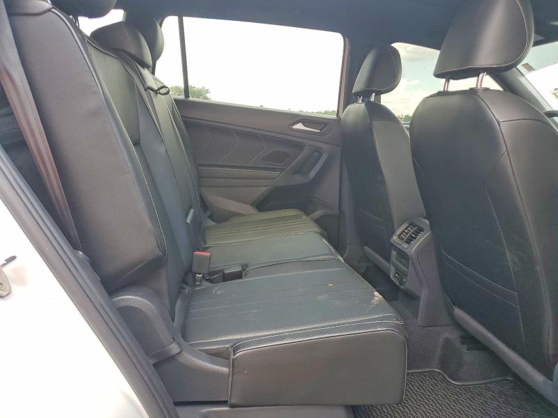 58924986 :رقم المزاد ، 3VVCB7AX9NM040739 vin ، 2022 Volkswagen Tiguan مزاد بيع