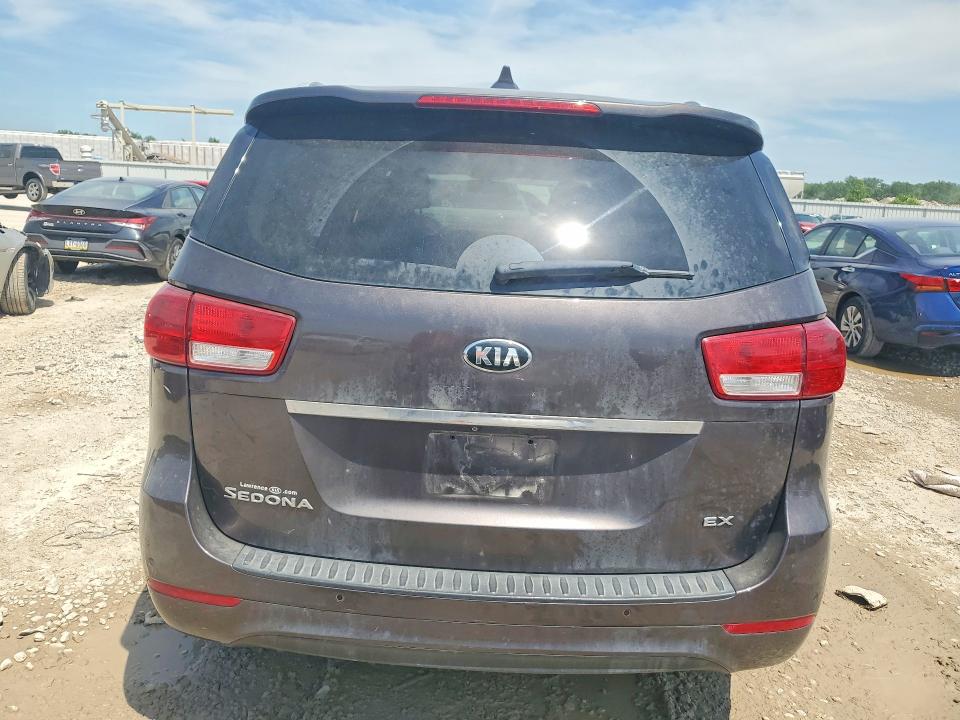 2015 Kia Sedona მანქანა იყიდება აუქციონზე, vin: KNDMC5C17F6047784, აუქციონის ნომერი: 55963286