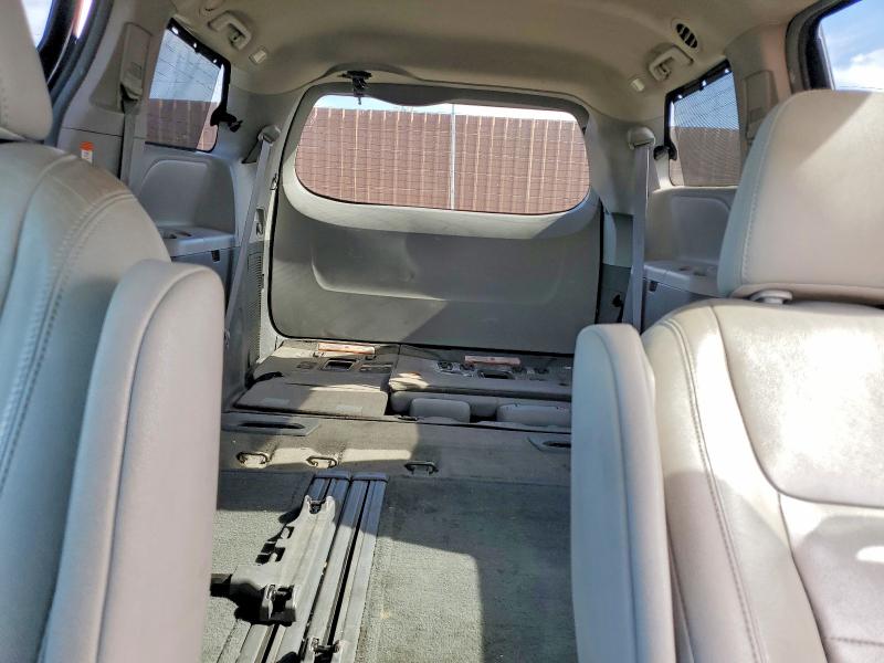 54821296 :رقم المزاد ، 5TDYZ3DC4HS828348 vin ، 2017 Toyota Sienna مزاد بيع