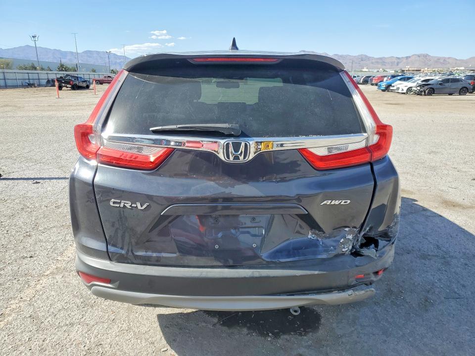 Продаж на аукціоні авто 2018 Honda Cr-v, vin: 7FARW2H86JE007215, номер лоту: 55957286