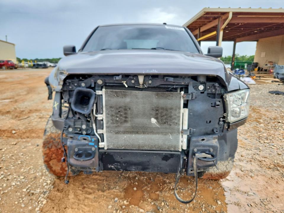 52890686 :رقم المزاد ، 3C6UR5CLXFG667681 vin ، 2015 Ram 2500 مزاد بيع