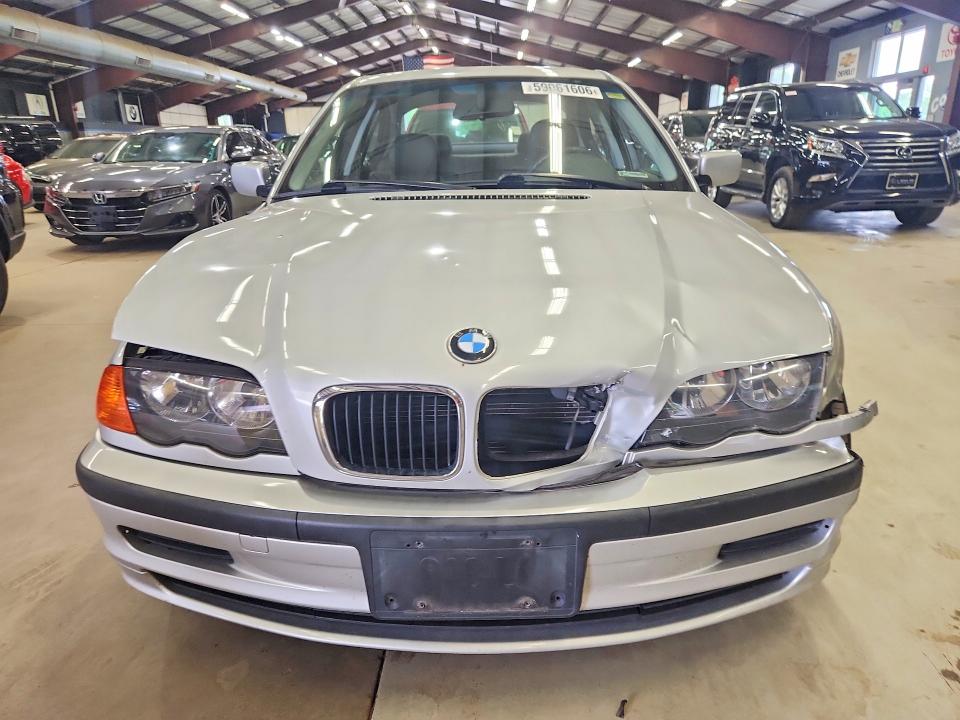 59061606 :رقم المزاد ، WBAAM3333XKC61458 vin ، 1999 Bmw 323 مزاد بيع