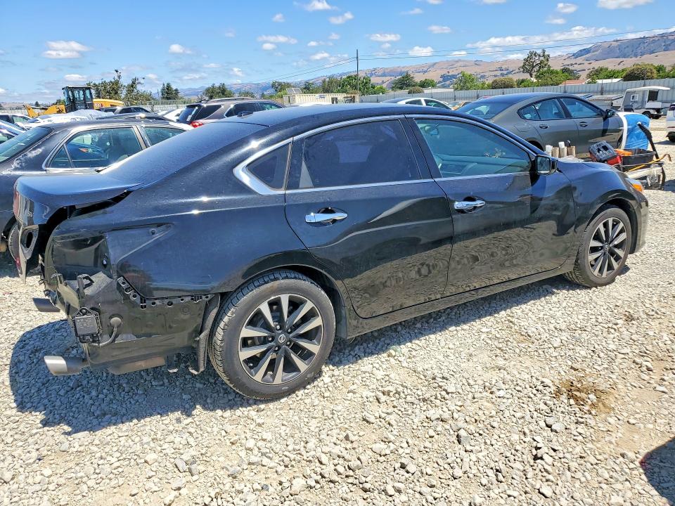 56721446 :رقم المزاد ، 1N4AL3AP3JC265574 vin ، 2018 Nissan Altima مزاد بيع