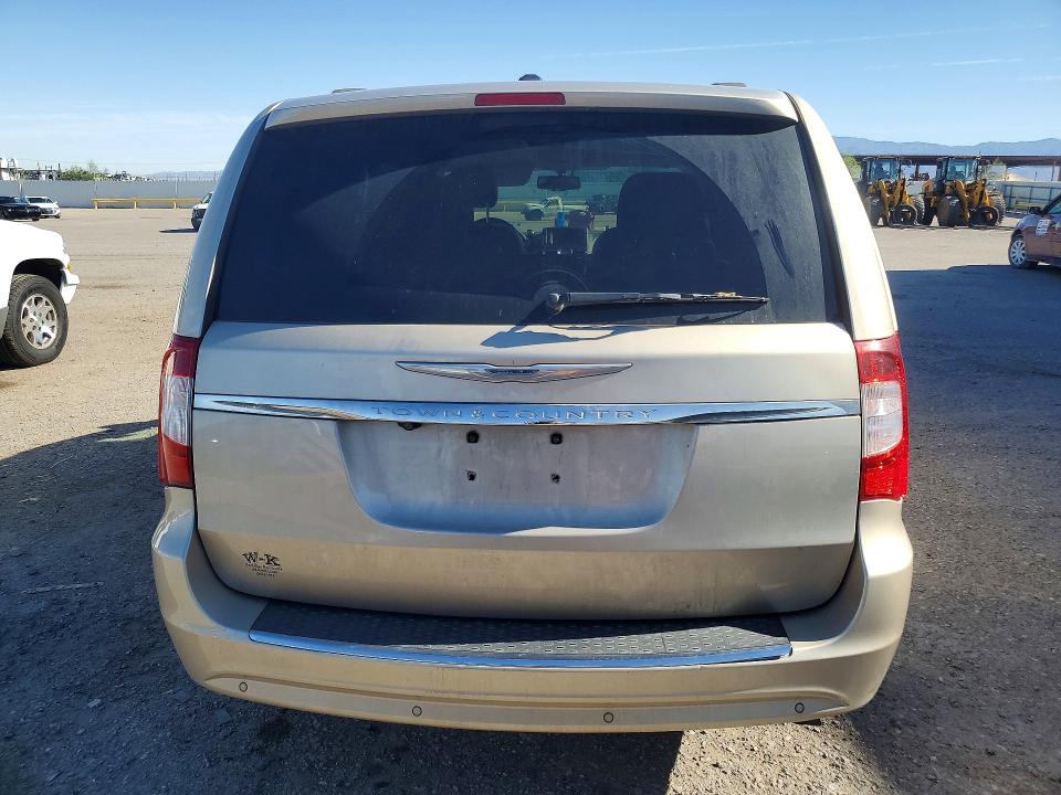 58077016 :رقم المزاد ، 2C4RC1CG4FR573320 vin ، 2015 Chrysler Town & Country مزاد بيع