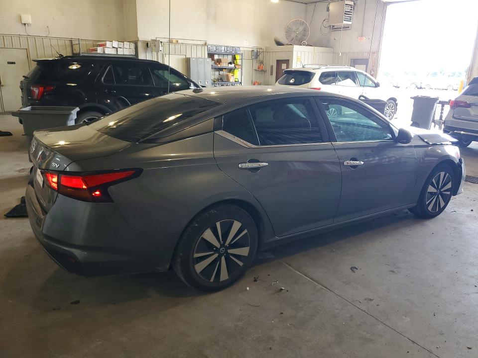 57692016 :رقم المزاد ، 1N4BL4DV3NN380819 vin ، 2022 Nissan Altima مزاد بيع