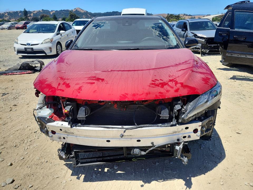 59357856 :رقم المزاد ، 4T1K31AK5MU029963 vin ، 2021 Toyota Camry مزاد بيع