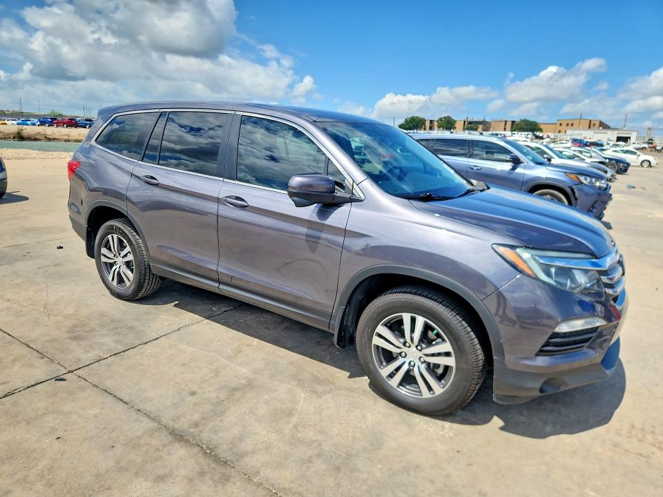 56588326 :رقم المزاد ، 5FNYF5H51JB010067 vin ، 2018 Honda Pilot مزاد بيع