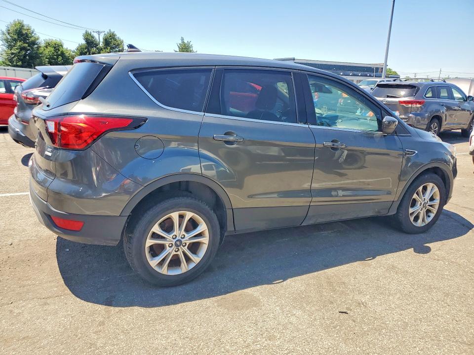 2019 Ford Escape მანქანა იყიდება აუქციონზე, vin: 1FMCU0GDXKUB11477, აუქციონის ნომერი: 55655166