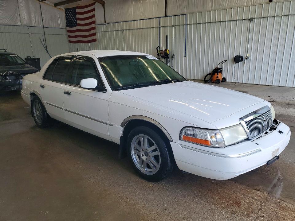 2003 Mercury Grand Marquis მანქანა იყიდება აუქციონზე, vin: 2MEFM75W53X632016, აუქციონის ნომერი: 95585405