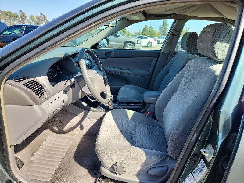55756956 :رقم المزاد ، JTDBE32K720021568 vin ، 2002 Toyota Camry مزاد بيع