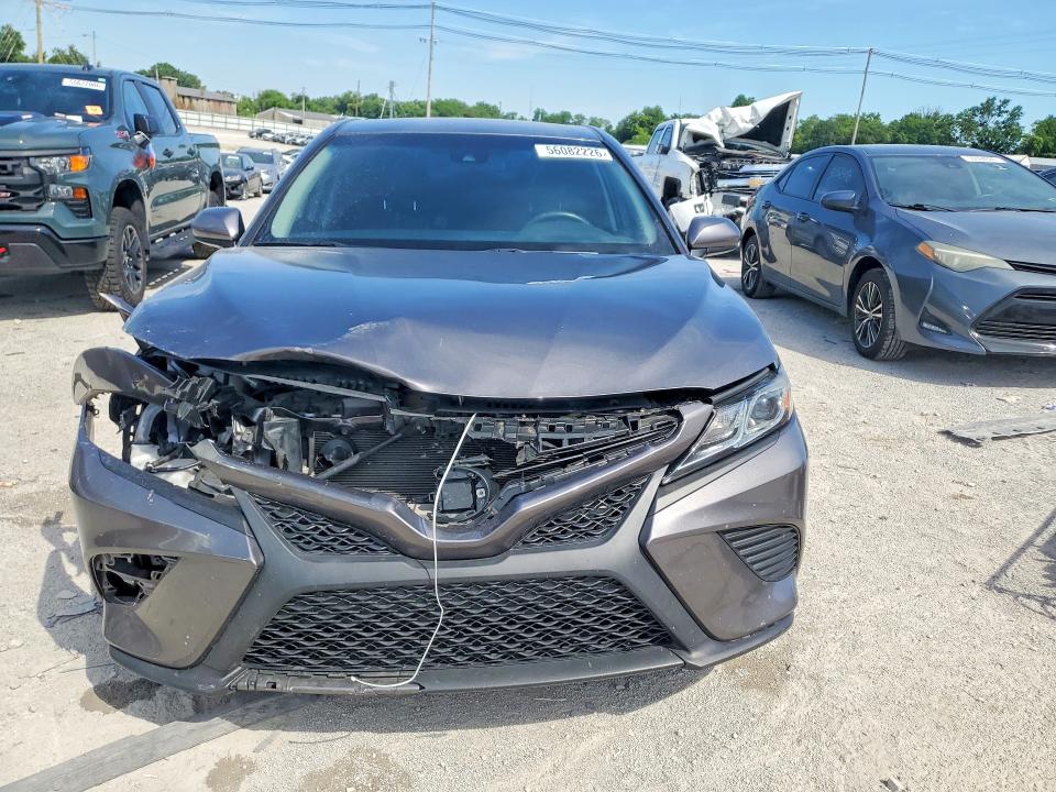 2018 Toyota Camry მანქანა იყიდება აუქციონზე, vin: 4T1B11HK6JU022625, აუქციონის ნომერი: 56082226