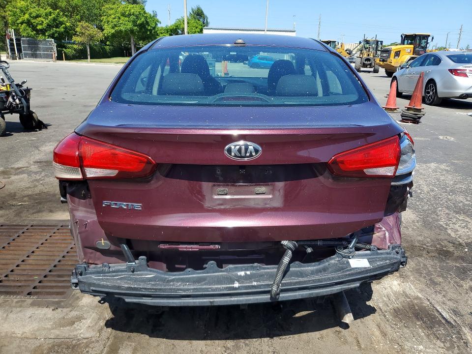 57034816 :رقم المزاد ، 3KPFK4A78JE167836 vin ، 2018 Kia Forte مزاد بيع