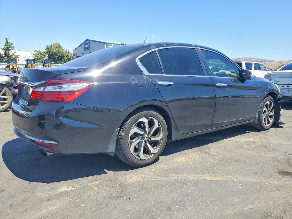 Продажа на аукционе авто 2017 Honda Accord, vin: 1HGCR2F85HA008968, номер лота: 55725846