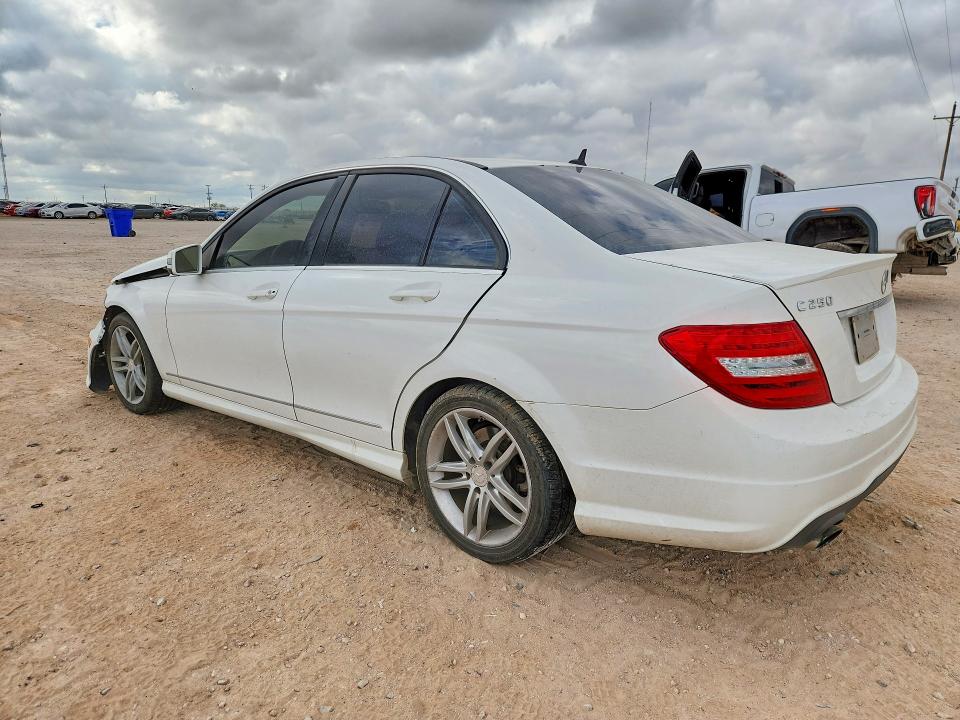 57161366 :رقم المزاد ، WDDGF4HB8ER313199 vin ، 2014 Mercedes-benz C مزاد بيع