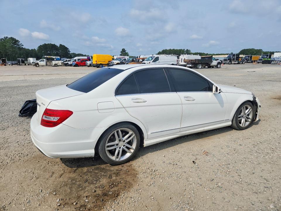 52316346 :رقم المزاد ، WDDGF4HB7DR269677 vin ، 2013 Mercedes-benz C مزاد بيع