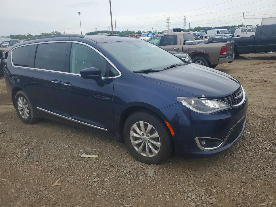 Продажа на аукционе авто 2017 Chrysler Pacifica V, vin: 2C4RC1BG5HR587389, номер лота: 53451596