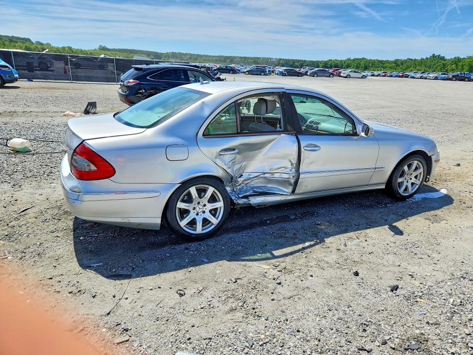 57223056 :رقم المزاد ، WDBUF56X47B077727 vin ، 2007 Mercedes-benz E مزاد بيع